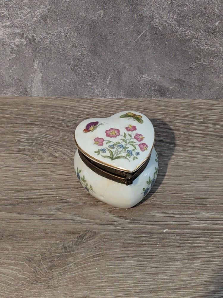 Vintage Floral Butterfly Heart Shaped Ceramic Trinket Box Small With Lid