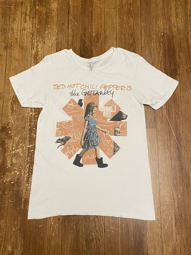 Vintage Y2K Red Hot Chili Peppers Rock Band White Graphic T-Shirt Adult Small