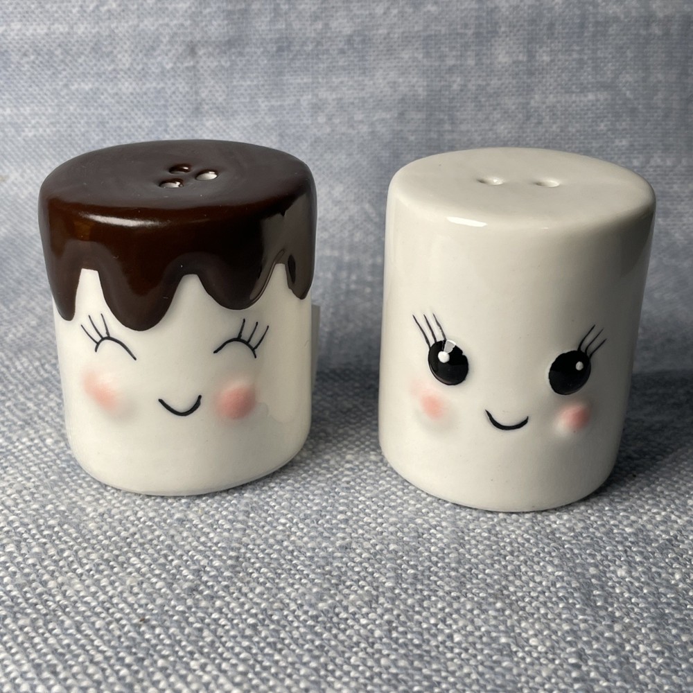 Cracker Barrel S'mores Marshmallows Salt and Pepper shaker Campfire 2026*