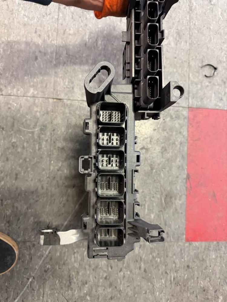 OEM 2018-2023 BMW F90 M5 M8 4.4 ECU Engine Control Module DME Computer