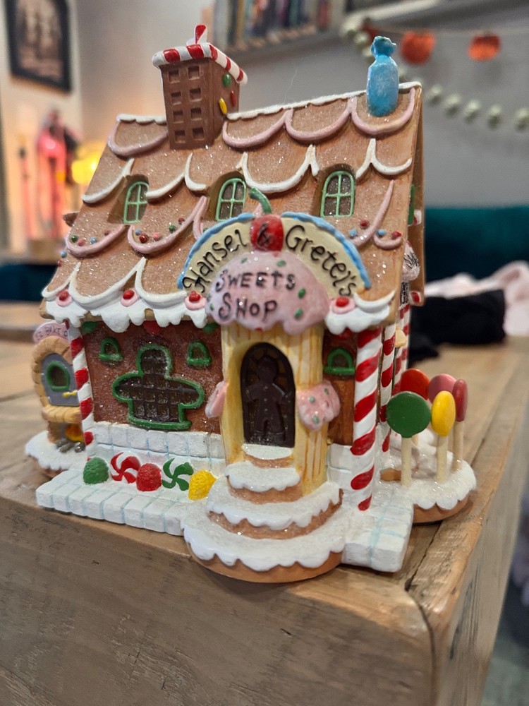 Department 56 Hansel and Gretel Sweets Shop - Christmas