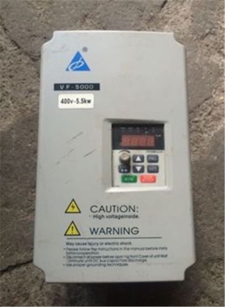 Used 1Pc Tested Yongbang VF-5000-C4T5P5G Frequency Converter 380V 5.5KW cz