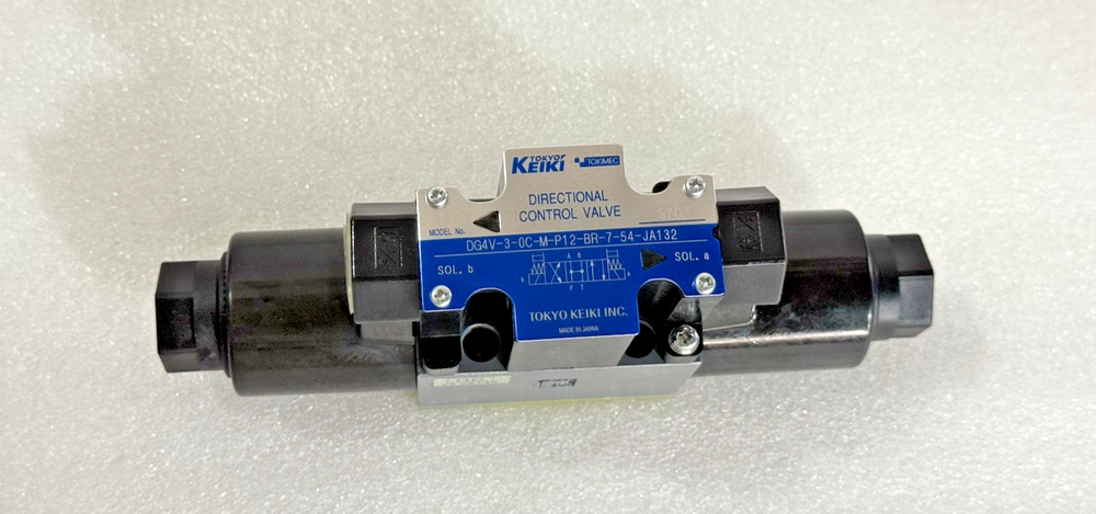 Tokyo Keiki DG4V-3-0C-M-P12-BR-7-54-JA132 Directional Control Valve