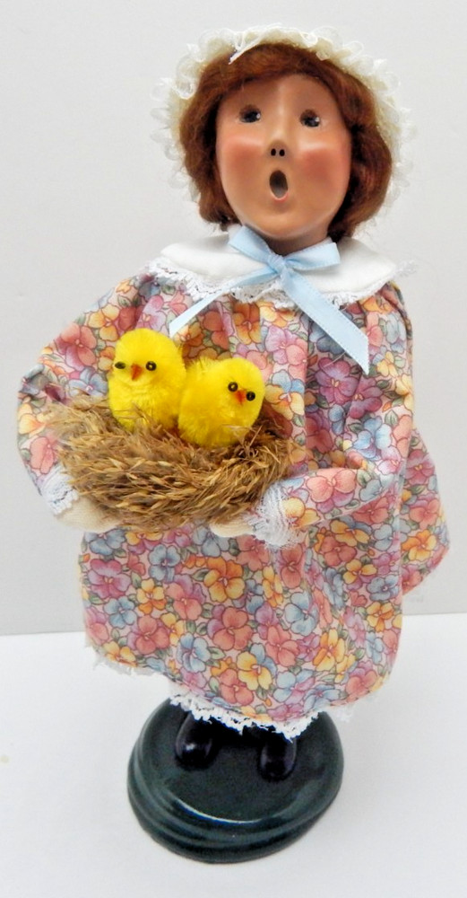 Byers Choice Carolers 2002 Easter Girl w/Chicks in Nest Bonnet Spring (668