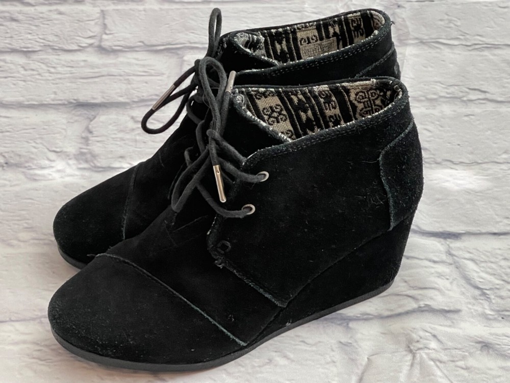 Toms Black Suede Kala Desert Wedge Heel Ankle Boots Size 7.5 EUC