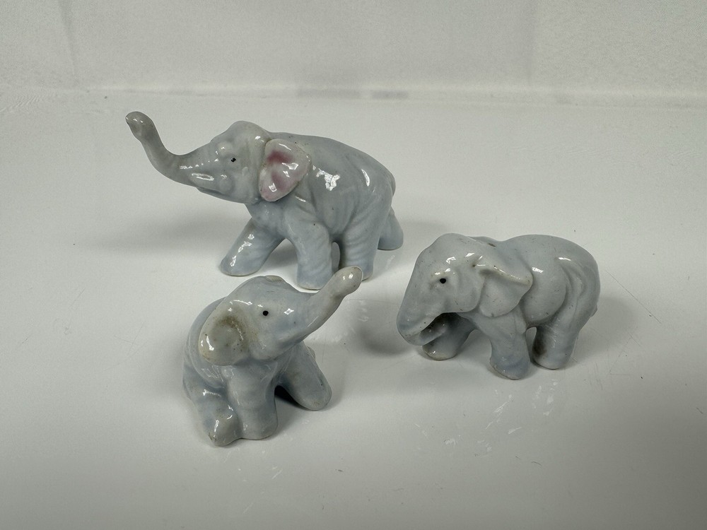 Vintage Otagiri Figurines 3 Elephants Japan Trunk Up Mom & Babies Gray Hi-Gloss
