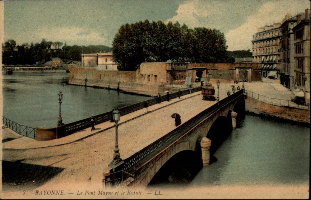 Bayonne France Le Pont Mayou et le Riedat vintage postcard s441