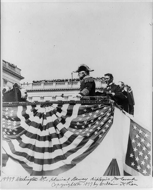 Photo:Admiral Dewey displaying the sword, Washington, D.C.