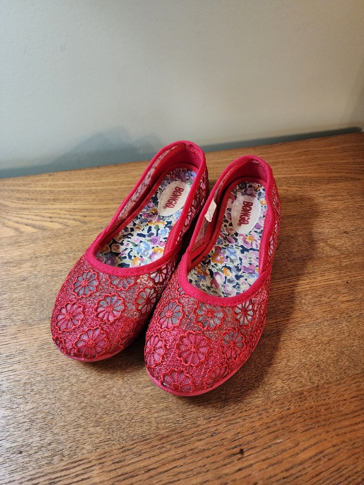Bongo Lace Slip On Flats Size 6 Red