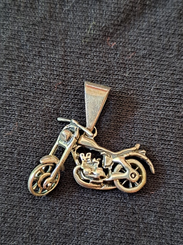 925 STERLING SILVER MOTORCYCLE CHARM PENDANT MOVABLE FRONT &WHEELS