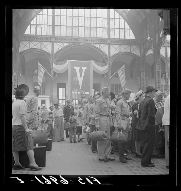 Photo:New York NY Pennsylvania Station 1942 Soldiers Crowd WWII Home Front