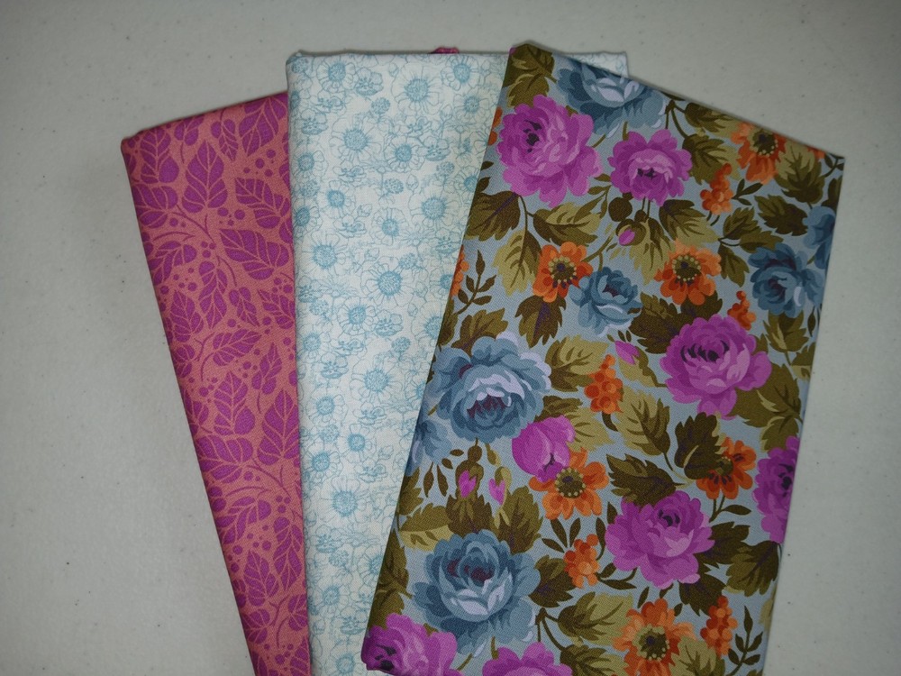 Lot 3 yard Focus Light Dark name brand cotton spring on trend Fabric Cafe look