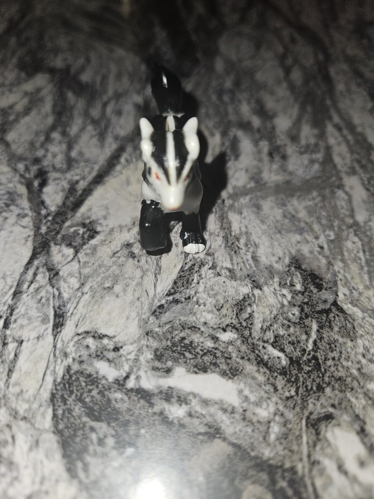 Pokemon Mightyena unbranded figure 1cm Figure