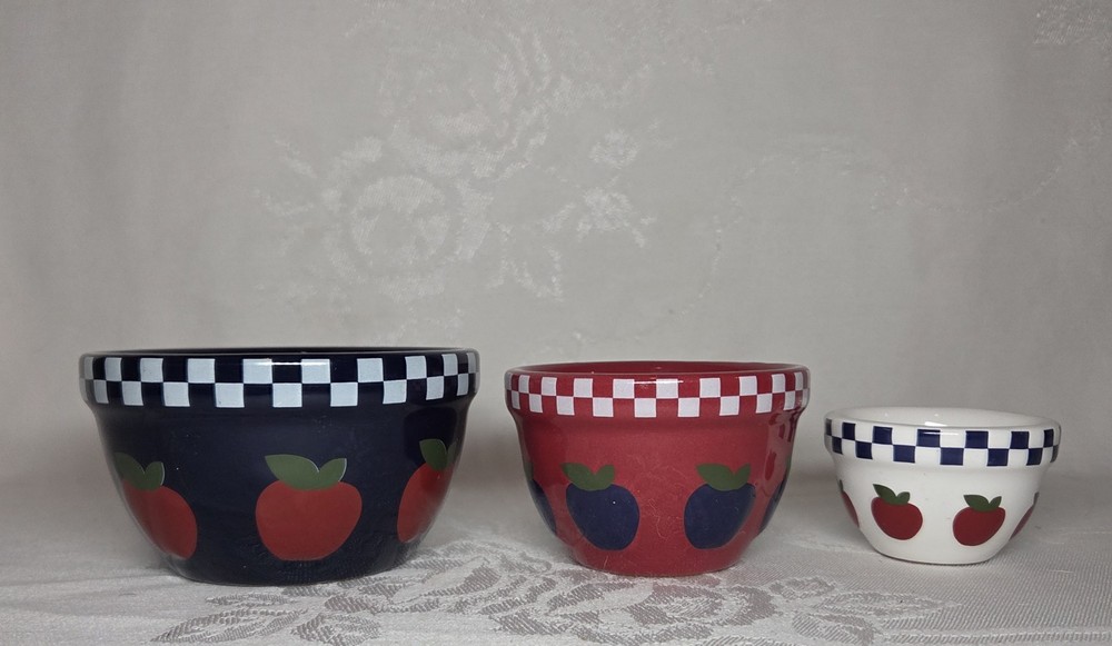 3 miniature pottery mixing nesting bowls Boyd’s Bears Bearware Dollhouse sizes