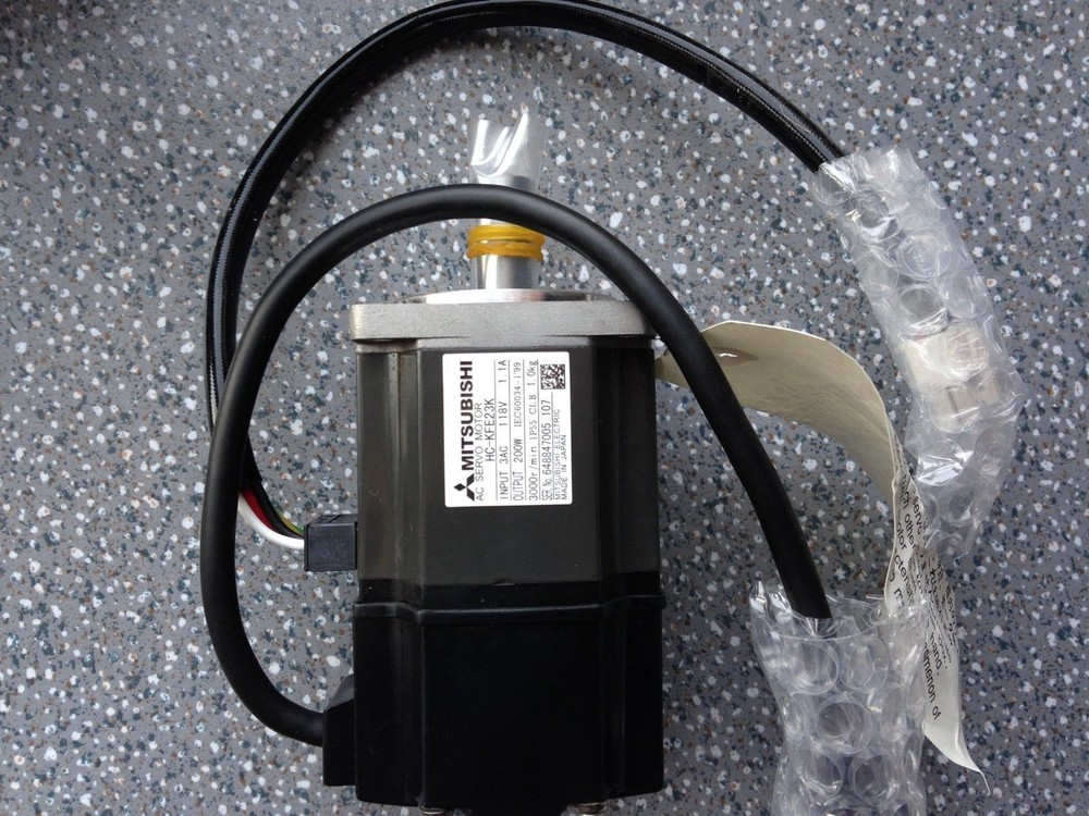 HC-KFE23K AC SERVO MOTOR New In Box HCKFE23K Expedited Shipping #F5