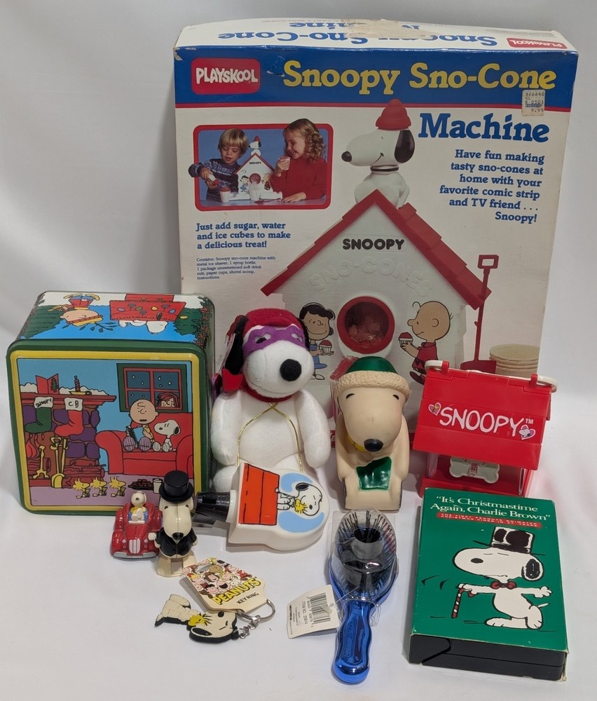 Peanut Snoopy Collector Starter Pack  Bundle 11 Pieces Mostly Vintage