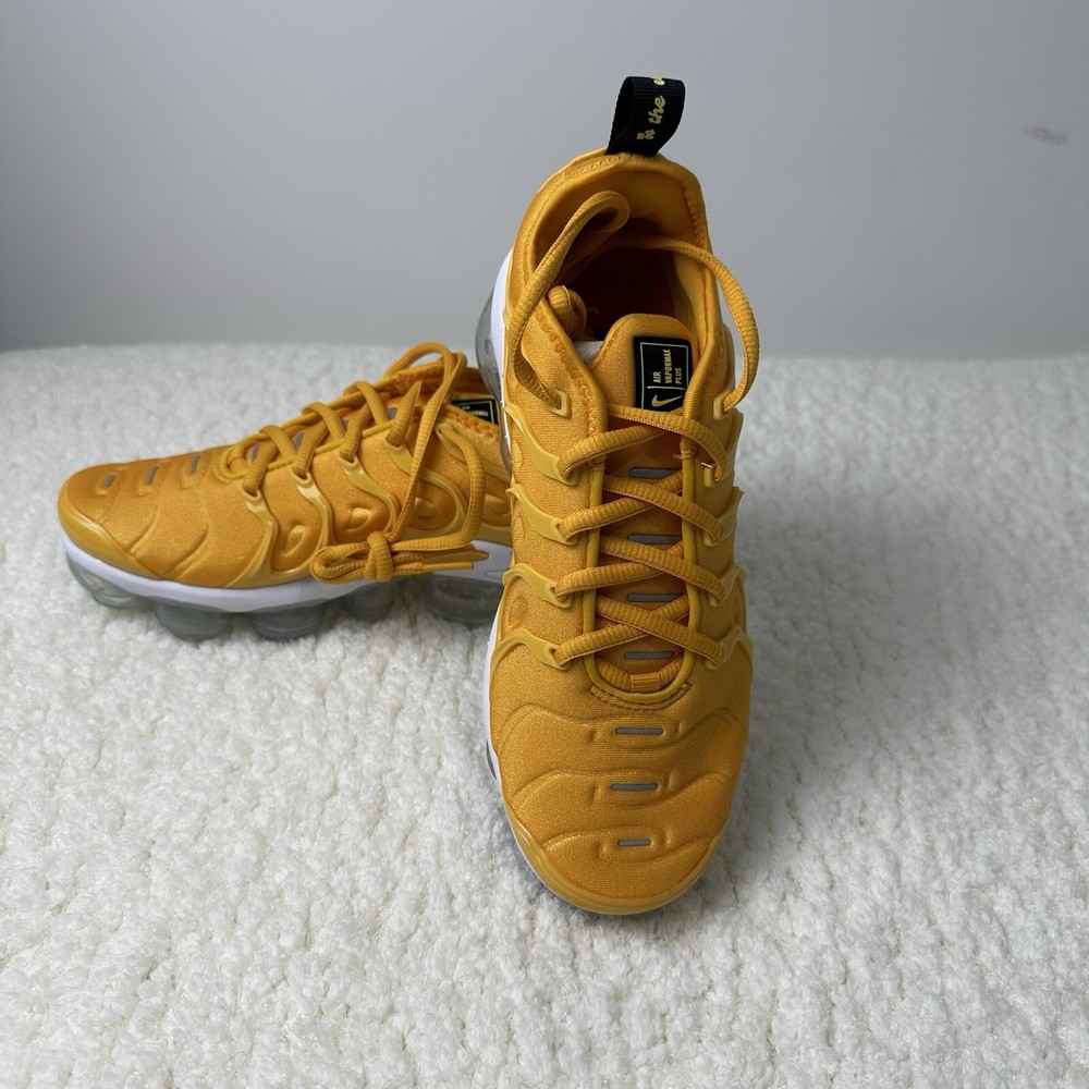 Women's Nike Air Vapormax Plus Pollen/Black-Yellow Strike (DO5874 700) - 6.5