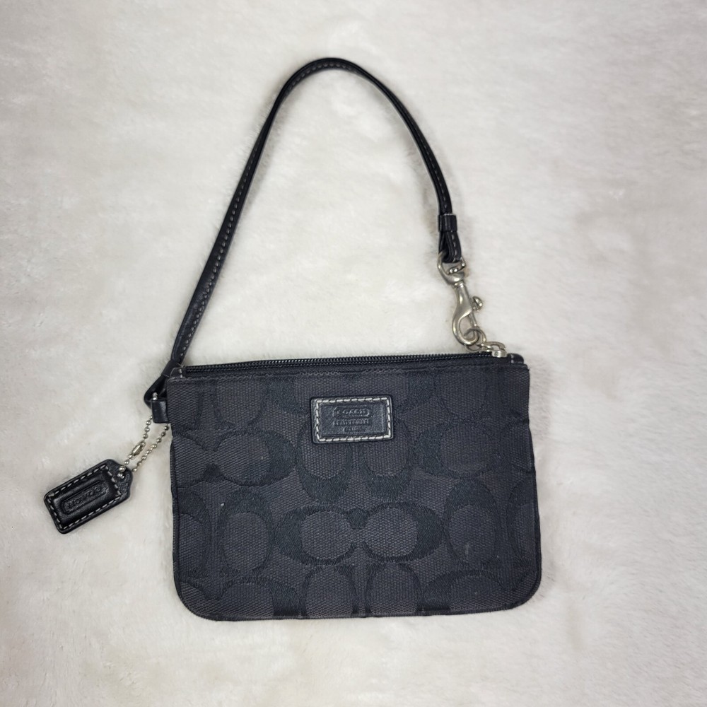 Coach Black Signature Logo Wristlet Coin Change Purse Makeup Bag Strap Elegant