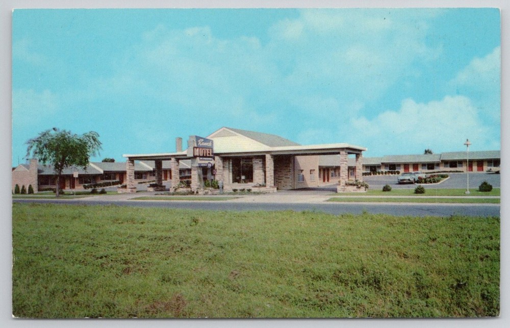 Ranch Motel Chicago Illinois Postcard c.1957 Curt Teich Color Photochrome