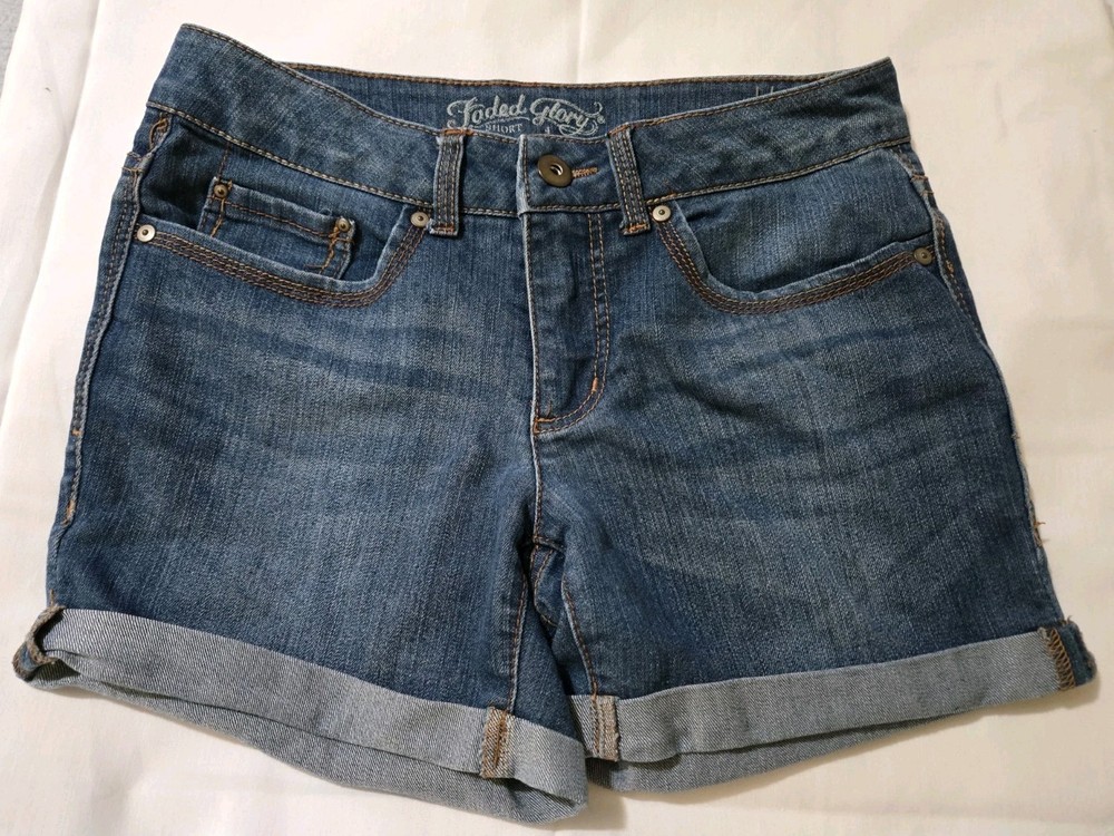 Faded Glory Women's Blue Denim Shorts, Cuffed, Pockets, Regular Fit, Size 4