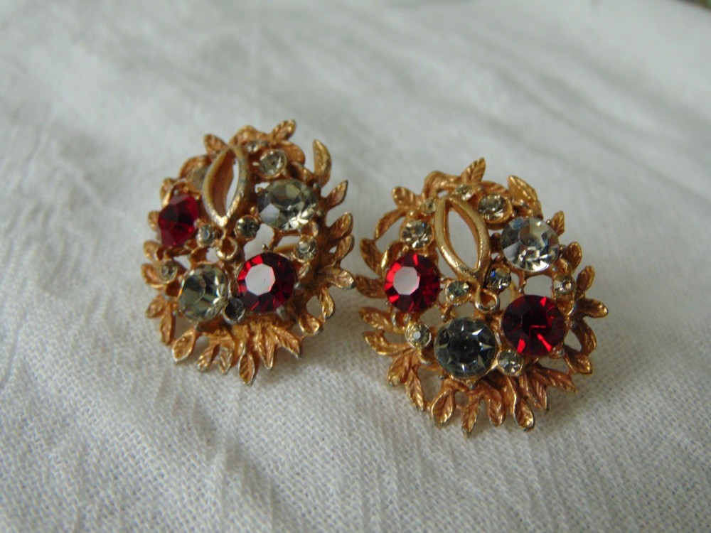 vintage BSK signed gray red crystals clip on abstract earrings