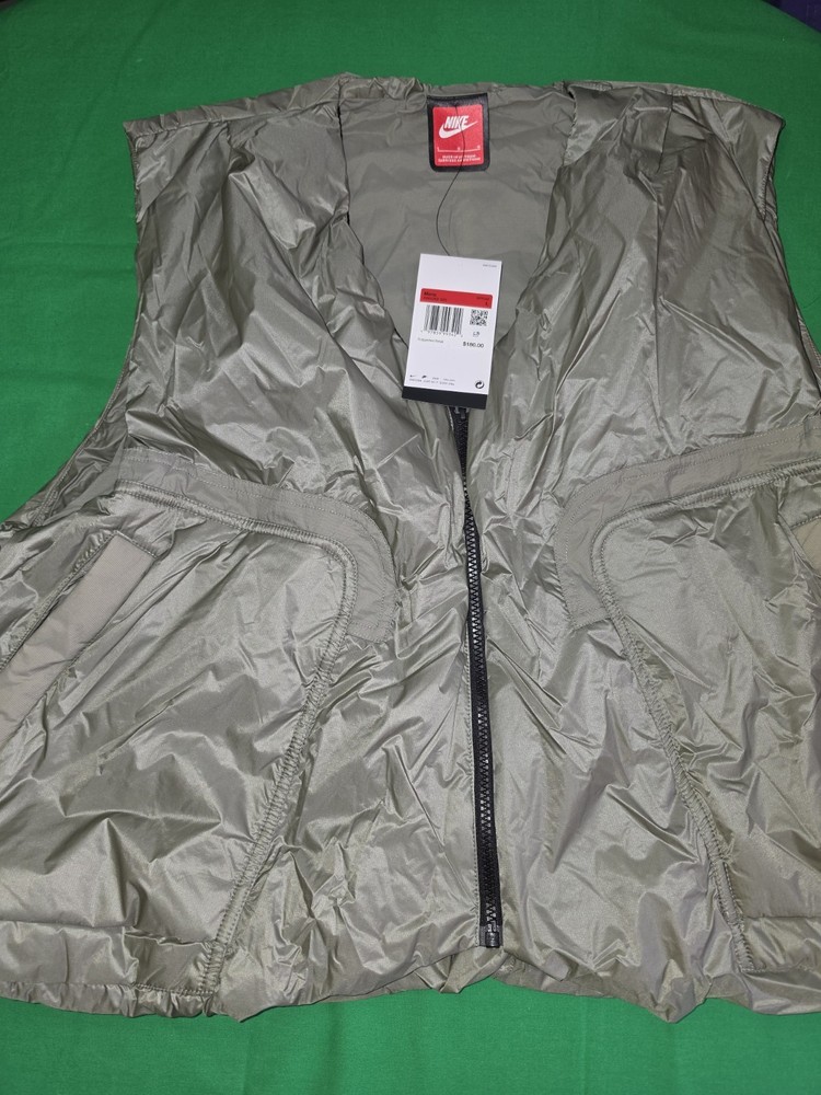 $180 NWT Nike Tech Men’s Woven Vest Olive Loose Fit Size Large HM4262-320