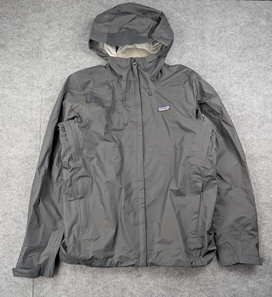 Patagonia Torrentshell 3L Jacket Mens Medium Gray Rain Coat Zip Outdoor Hike