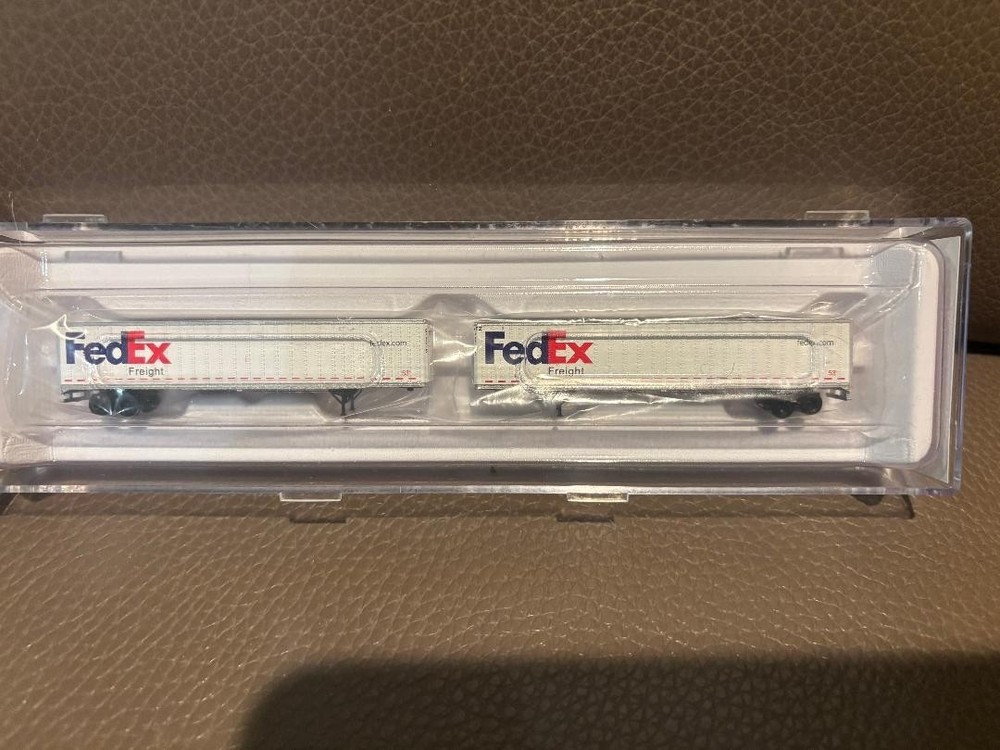 Z scale American Z Line AZL954003-1 53' Trailer FedEx freight  2 -Pack