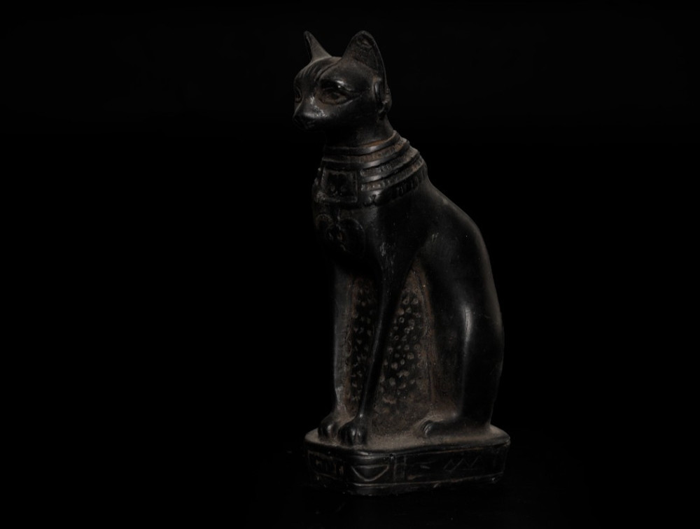 Ancient Egyptian Rare Isis Goddess Statue Black Stone Pharaonic Artifact Figure