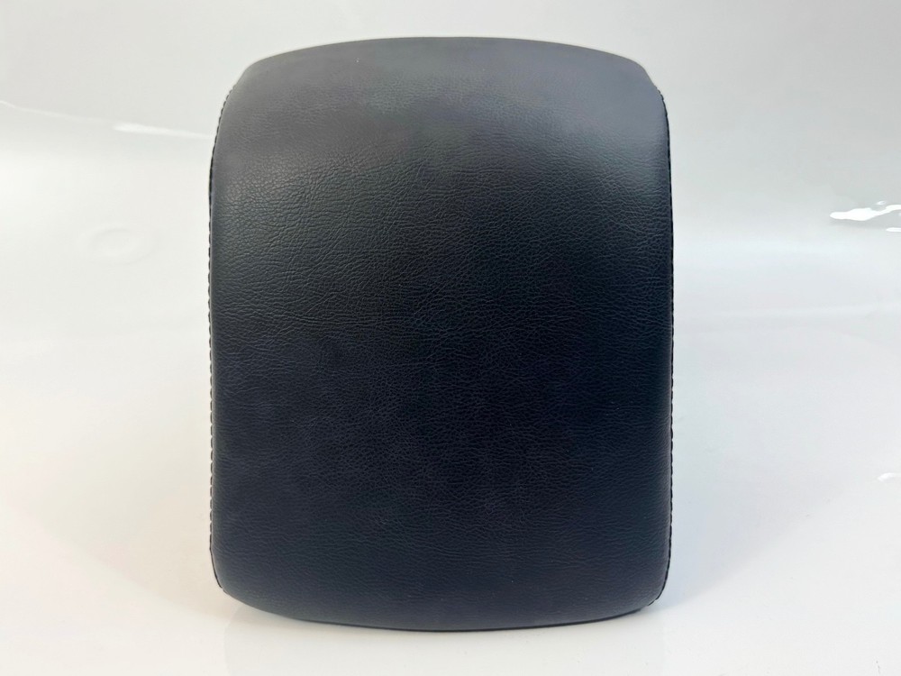14-18 MAZDA 3 FRONT CENTER CONSOLE ARM REST ARMREST LID TRIM PANEL OEM
