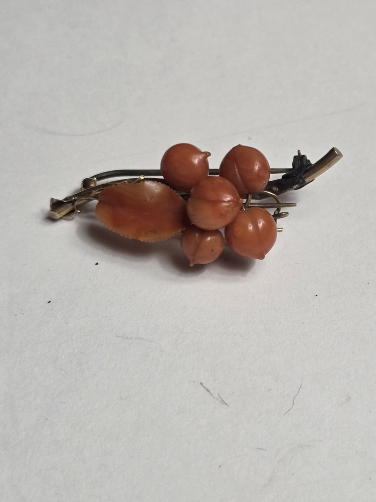 Antique 14k Gold Brooch Pin W Carved Coral Peaches & Leaves