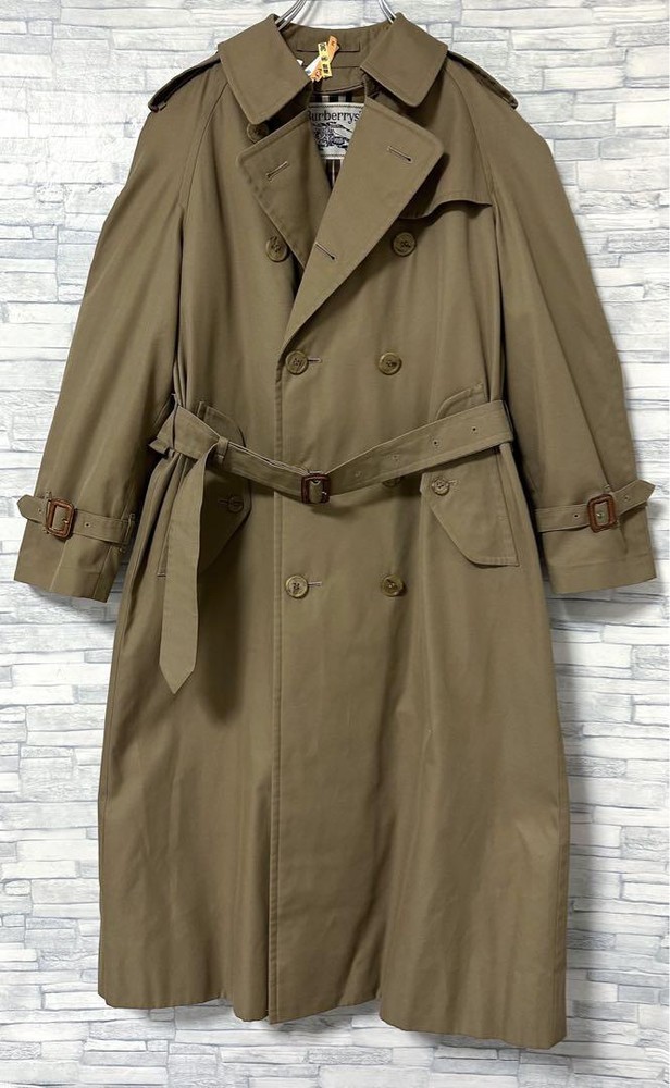 Rare And Difficult To Obtain Burberry Vintage Trench Coat