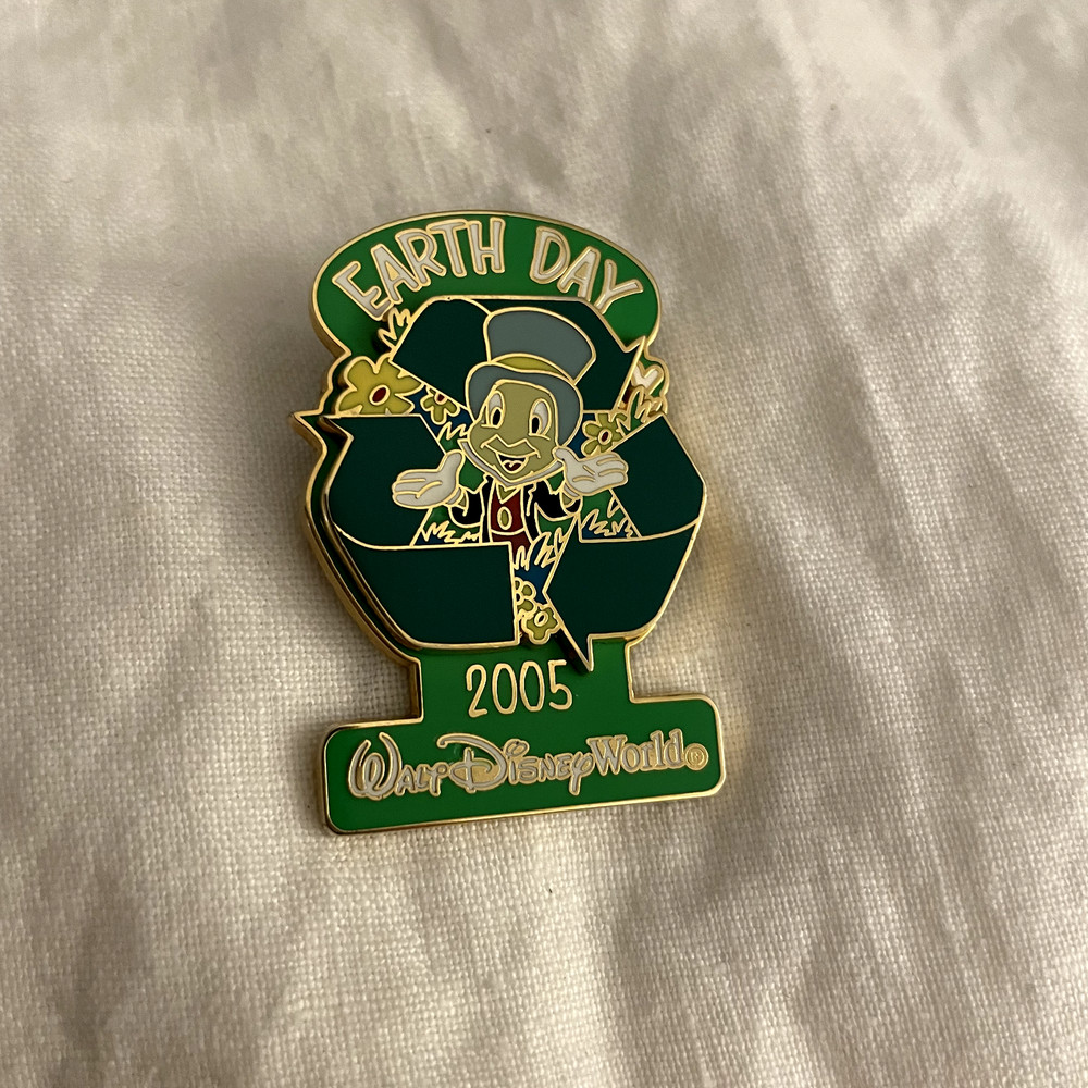 Collectible Disney Trading Pin 38119 WDW Earth Day 2005 Jiminy Cricket LE 3000