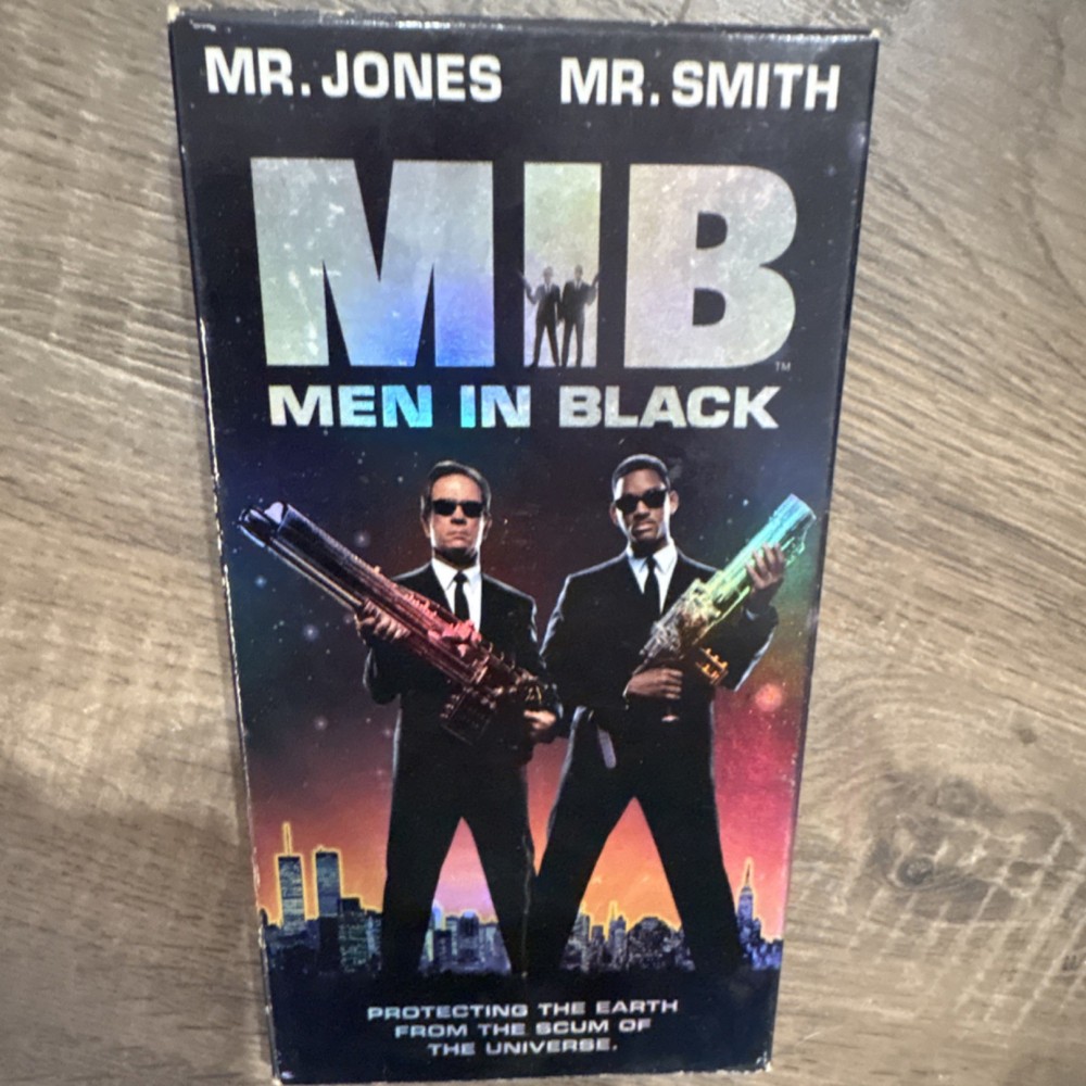 Columbia Pictures Men in Black VHS Fullscreen Sci-Fi Comedy PG-13 1997 NTSC