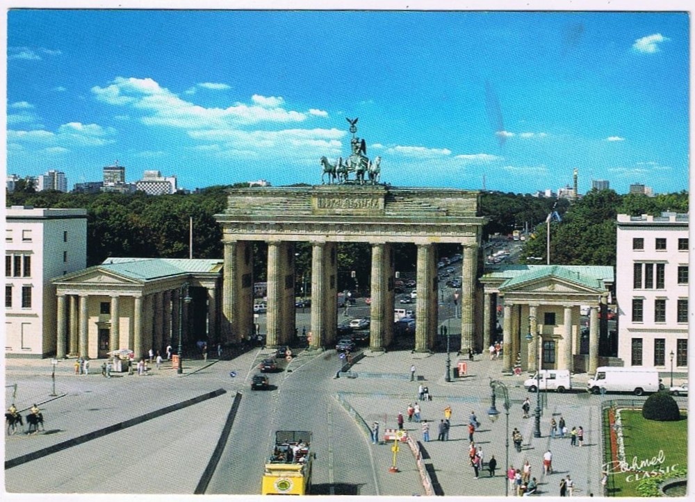 Postcard Berlin Brandenburger Tor Gate, Pariser Platz Germany