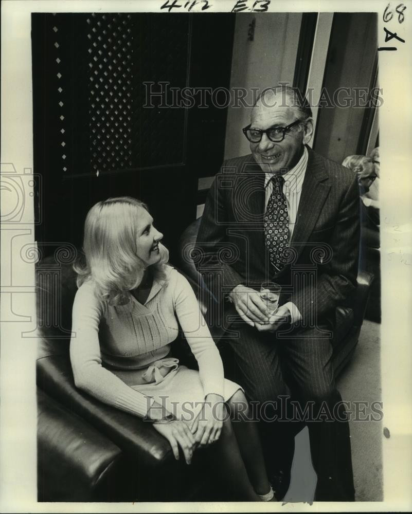 1976 Press Photo Dianne Getson, Dr. Werner Feld, University of New Orleans