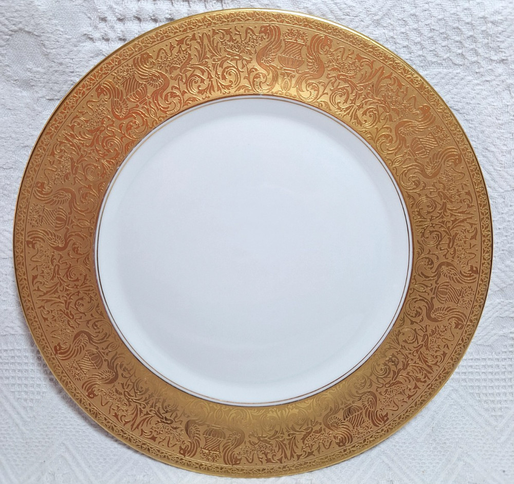 H&C Heinrich & Co. Selb Bavaria Gold Encrusted Dinner Plate 11”