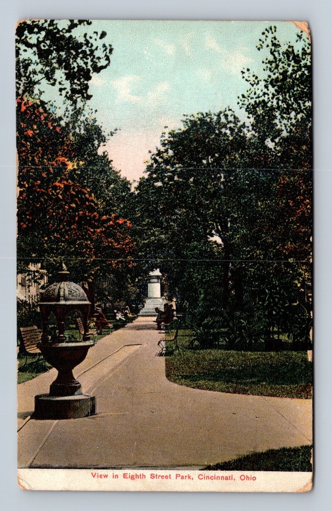 Ohio Cincinnati IN EIGHTH STREET PARK LOOKING EAST Postcard