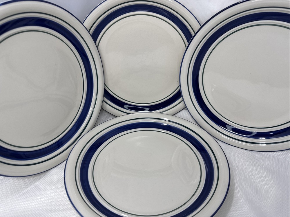 Set Of Four Vintage Country Crock Dinner Plates 10 3/4” Large