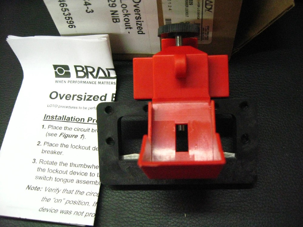 BRADY Oversized Clamp-On Breaker Lockout pt 65329