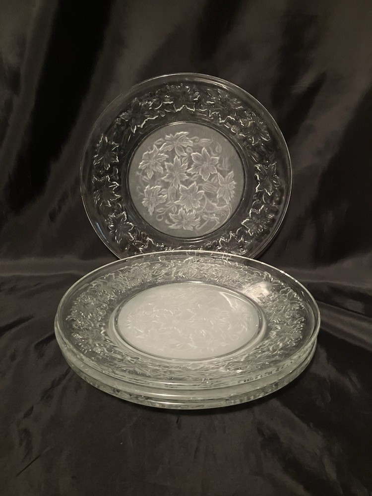 (4)Princess House Fantasia 10” Dinner Frosted Plates Poinsettia READ