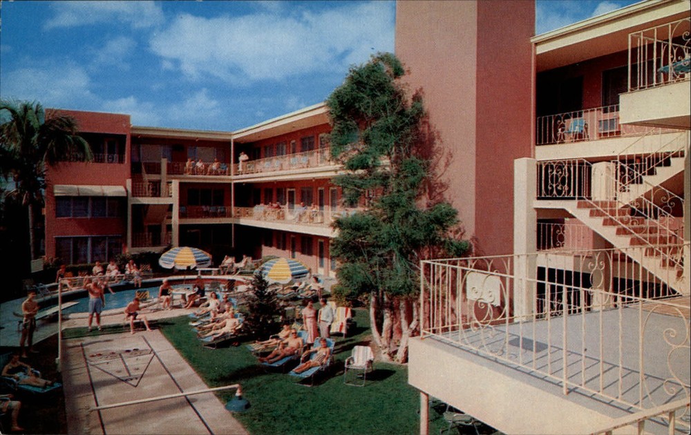 Fort Lauderdale Florida Beach Plaza Apartment Hotel ~ 1950s-60s postcard sku179