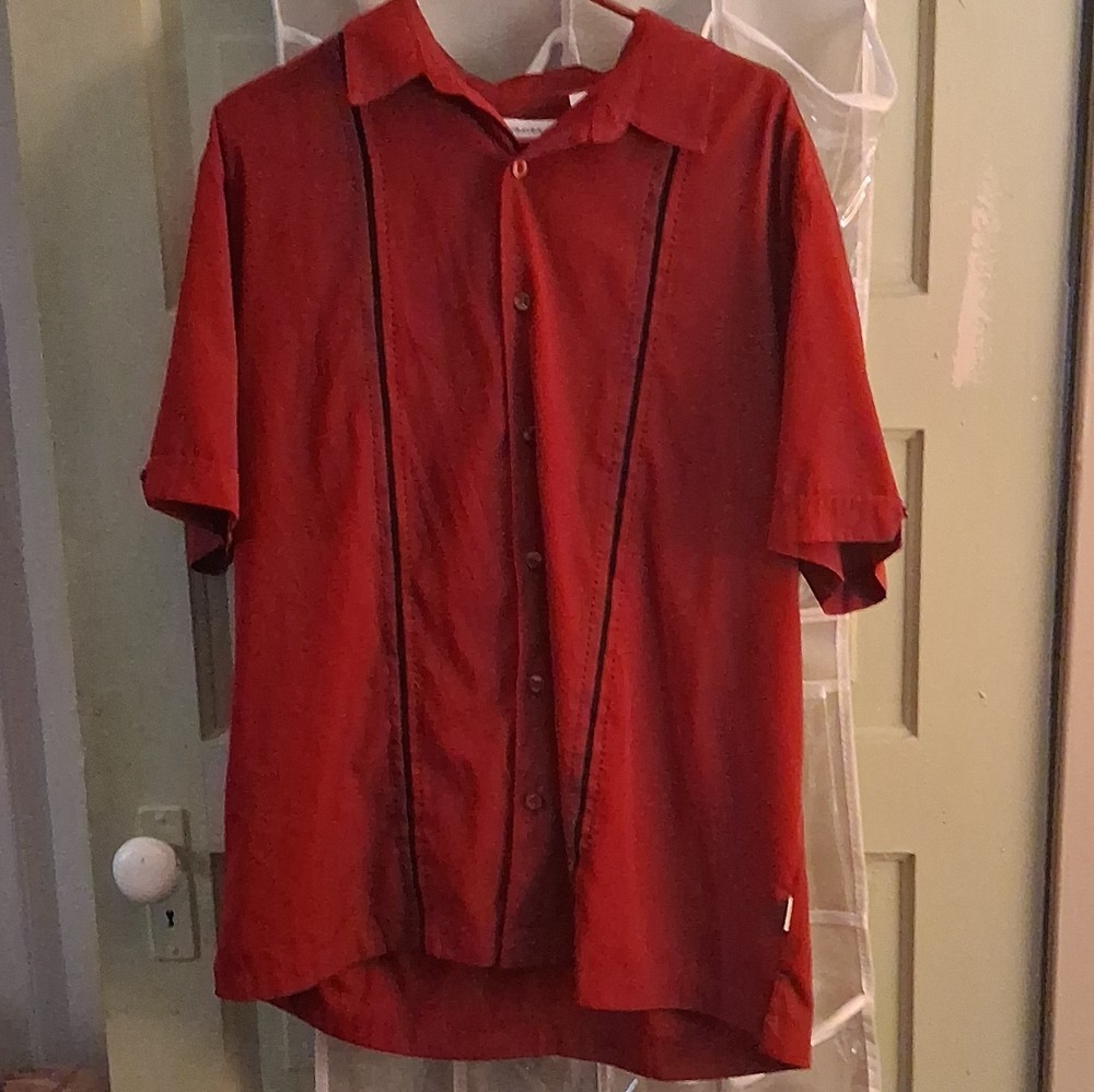Cubavera Men's L Red Short Sleeve Button-Up Polyester Point Collar Solid Casual
