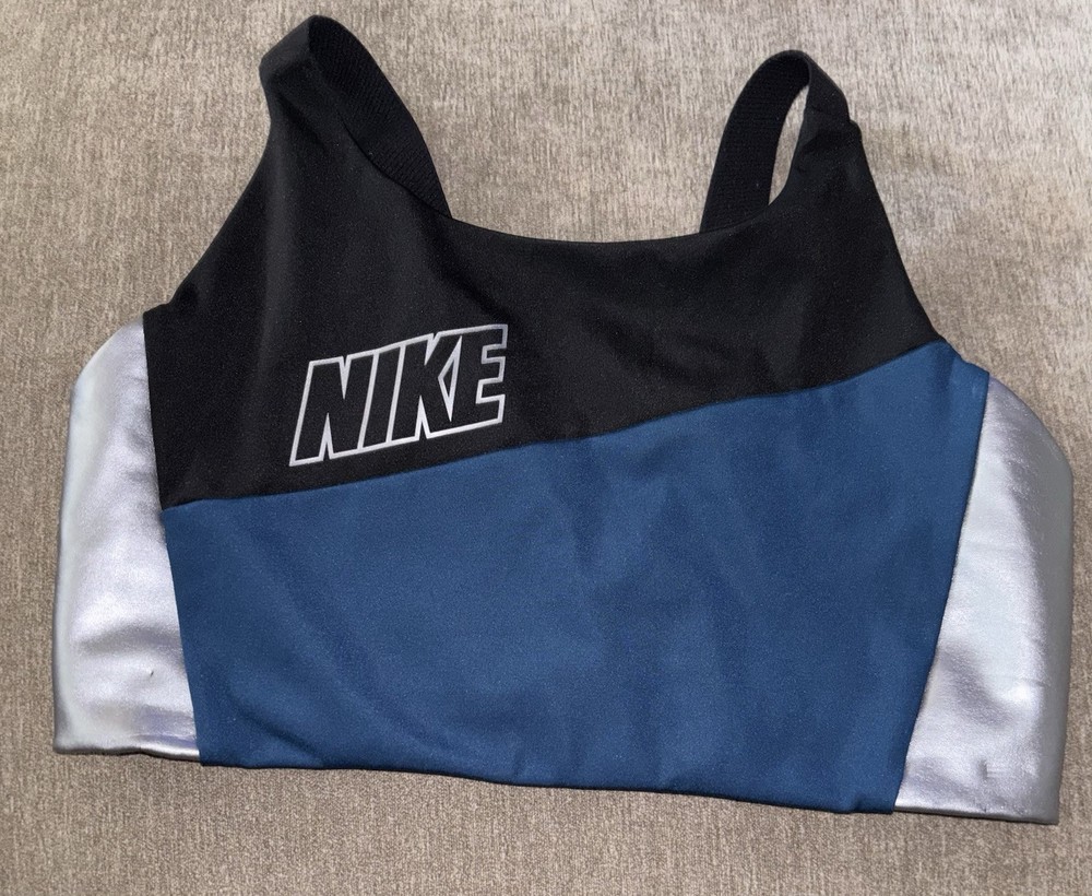 Nike Wireless Pullover Sports Bra Size Medium