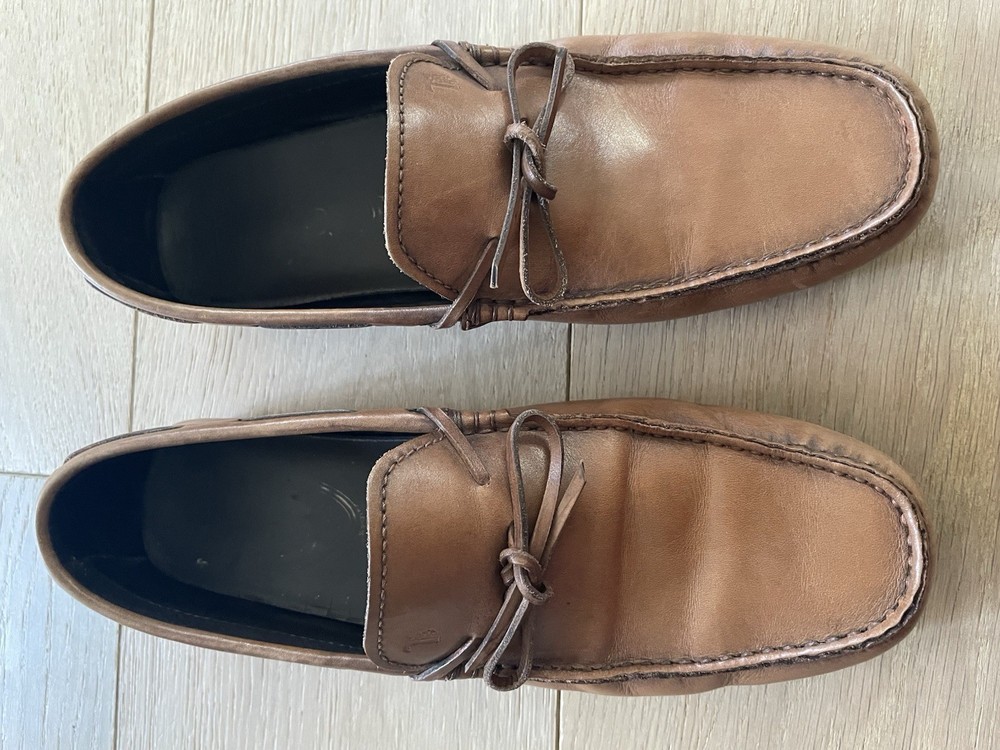 Tod’s men’s Gommino Brown Leather Driving Shoes - size 7