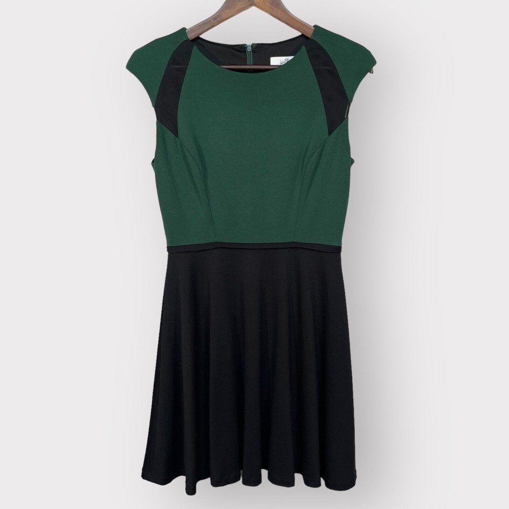 Belle Badgley Mischka Fit & Flare Dress Women Size 4 Green Black Mesh Inset Zip