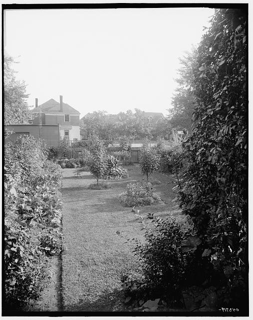 Photo:Detroit Mich. 1900s Garden at 124 E Euclid Avenue