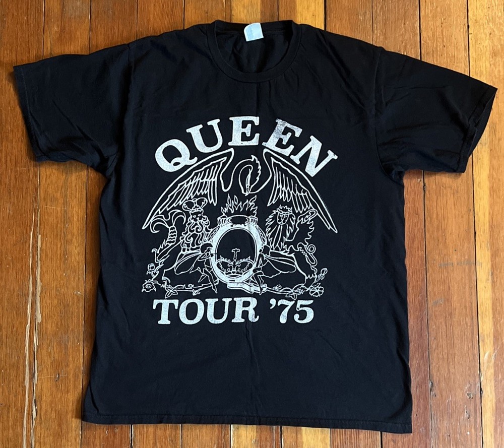 Distressed Logo Queen “Tour ‘75” Graphic Print T-Shirt Men’s Size Large Black