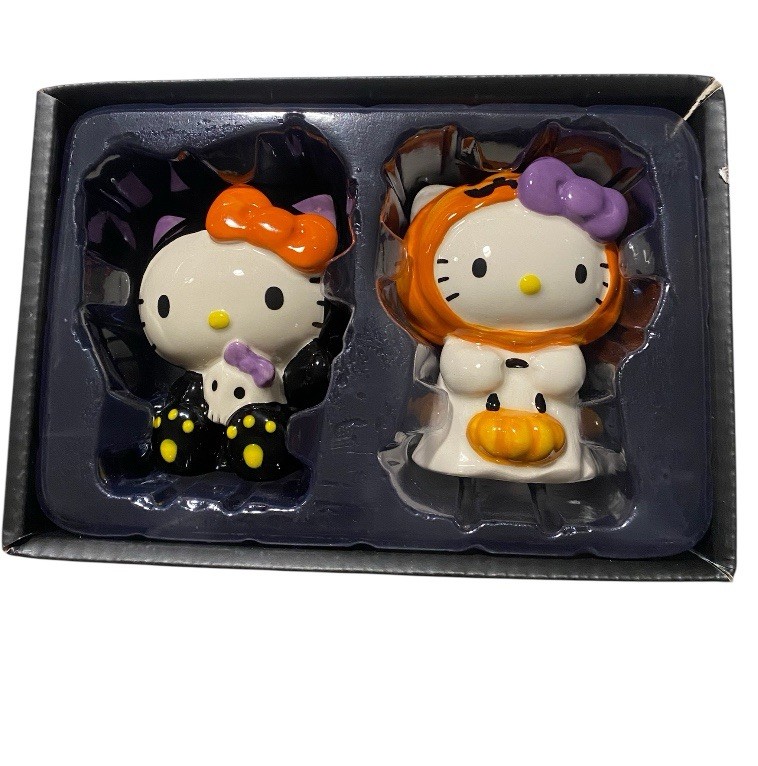 New Blue Sky Clayworks Halloween Hello Kitty Cat & Pumpkin Salt & Pepper Shakers