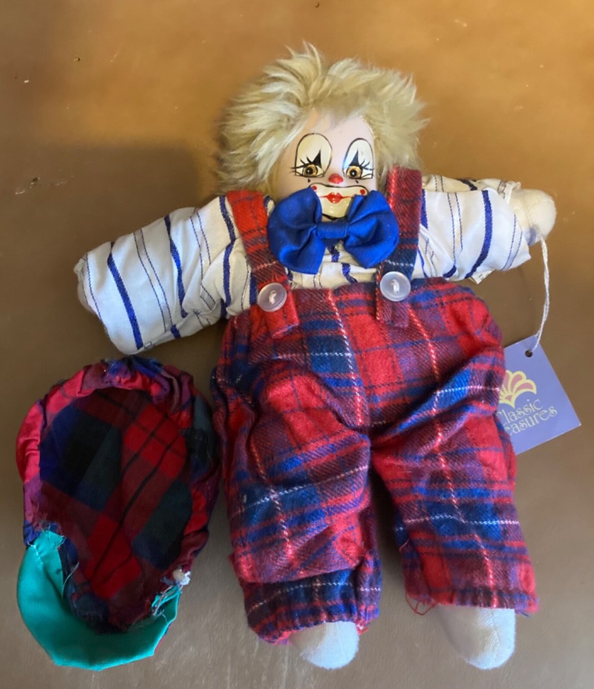 Vintage Classic Treasure Porcelain Clown with Sand Body & Painted Face No:W005-1